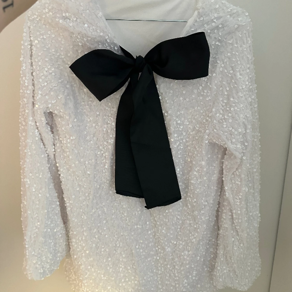 Vit paljett klänning