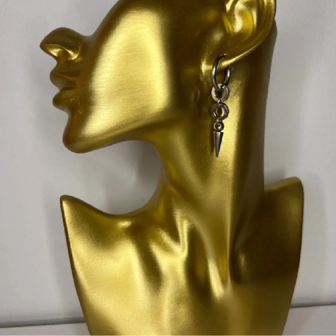 Anne Eleganta singelörhänge  - 90