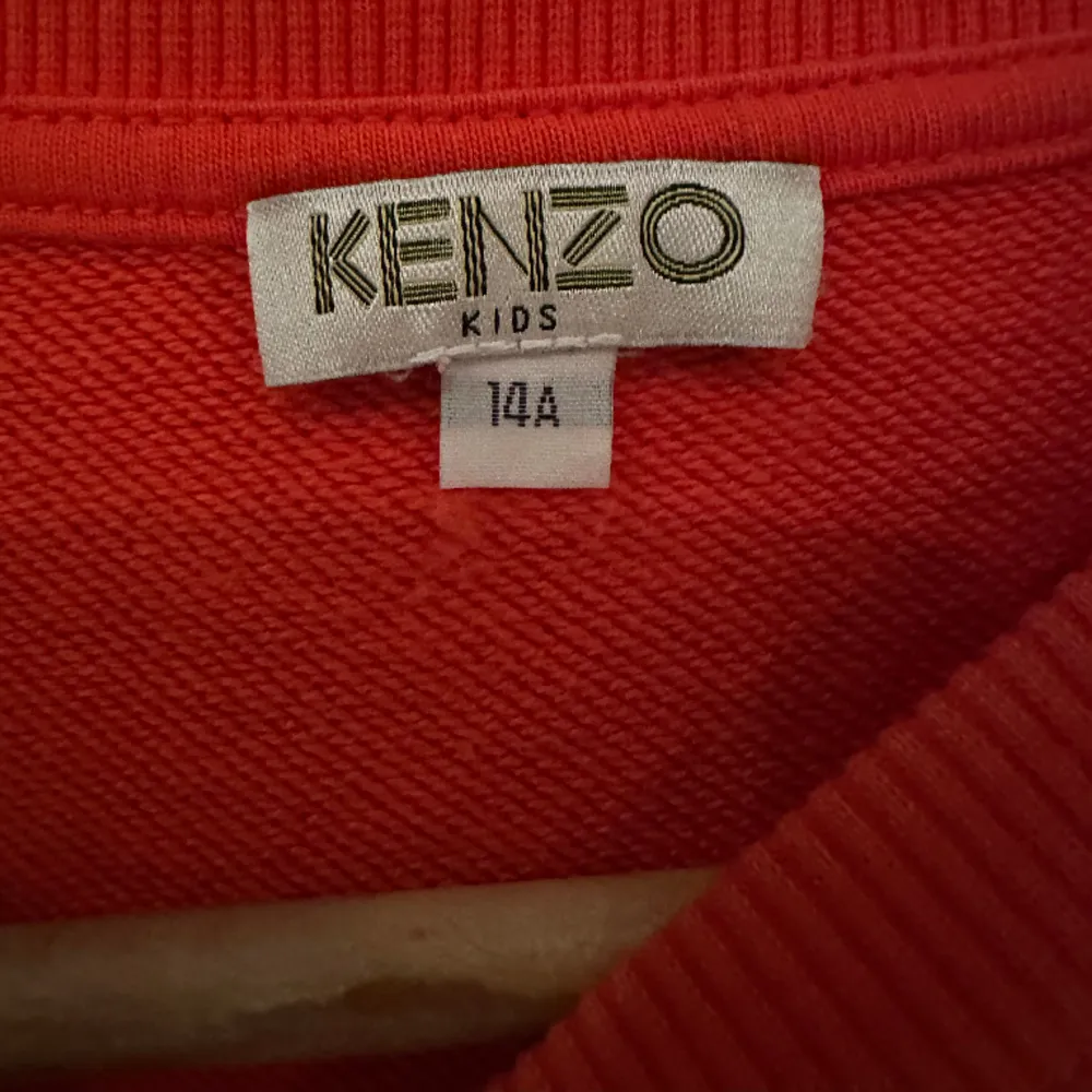 Knappt använd tröja från Kenzo. Kvitto finns.. Tröjor & Koftor.