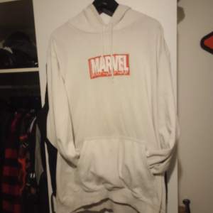 Säljer nu min Marvel hoddie. Det finns 3 fläckar på den som kan synas på bild 3. Orginal pris var 300. Köparen står för frakten 