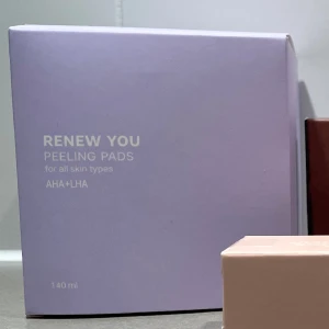 Caia peeling pads - Säljer dessa peeling pads ifrån Caia. Förpackningen är helt oöppnad i kartong. 