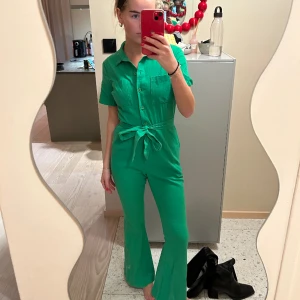 Cool 70tals byxdress - Otrolig byxdress i nyskick Ostretchig så passar endast XS/S