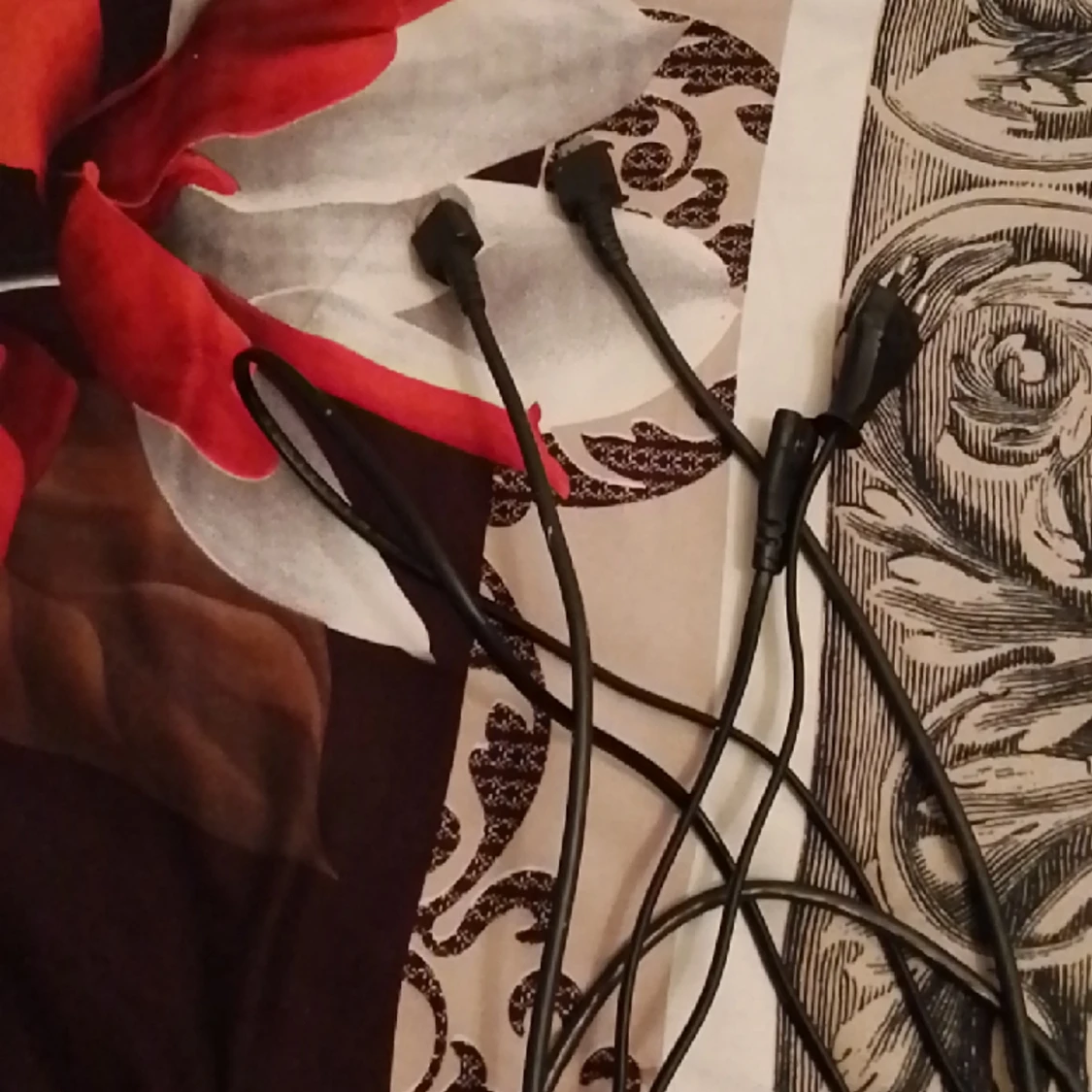 Hej! Jag säljer min sons ps3 kablar och kontroll kommer med köpet levererar bara 😃 - 90