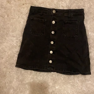 Jenaskjol - Super söt jeans kjol💗🤗Pris går att diskutera!