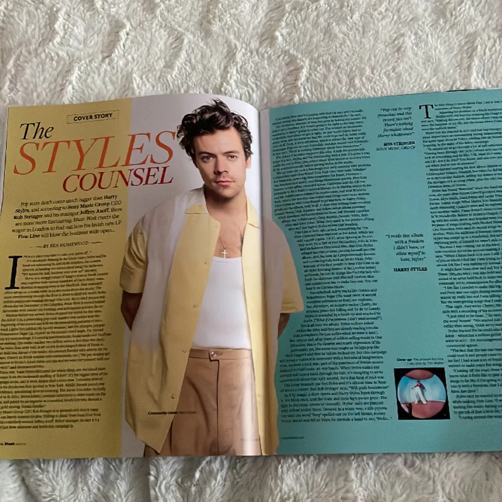 Säljer en Harry tidning i nyskick. Exklusive intervju som innehåller flera foton av Harry.. Accessoarer.