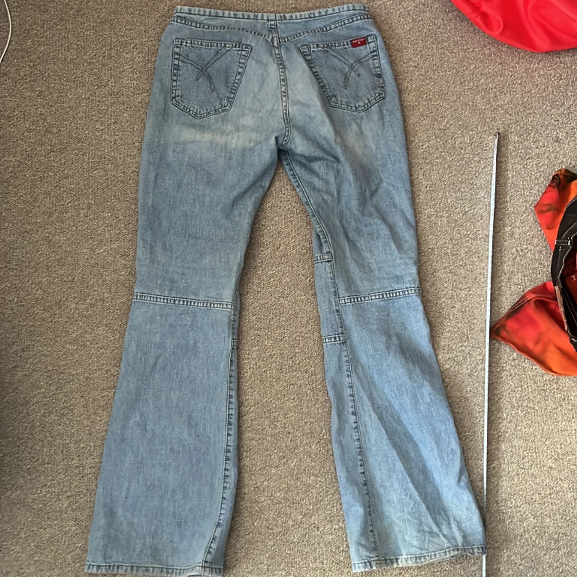 Lågmidjade utsvängda jeans - 90