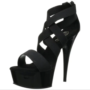 Pleasers   - Svarta pleasers nya, helt oanvända. Frakt tillkommer. 6" (15.2cm) Stilettklack, 1 3/4" (4.5cm) Plattform korsade elastiska remmar Stäng rygg Sandal, dragkedja