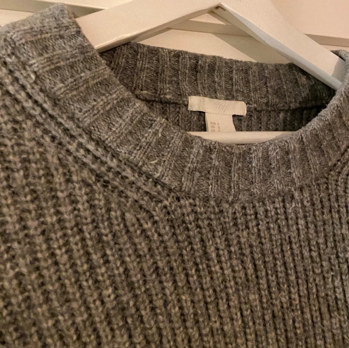 Grå stickad tröja S  - 90