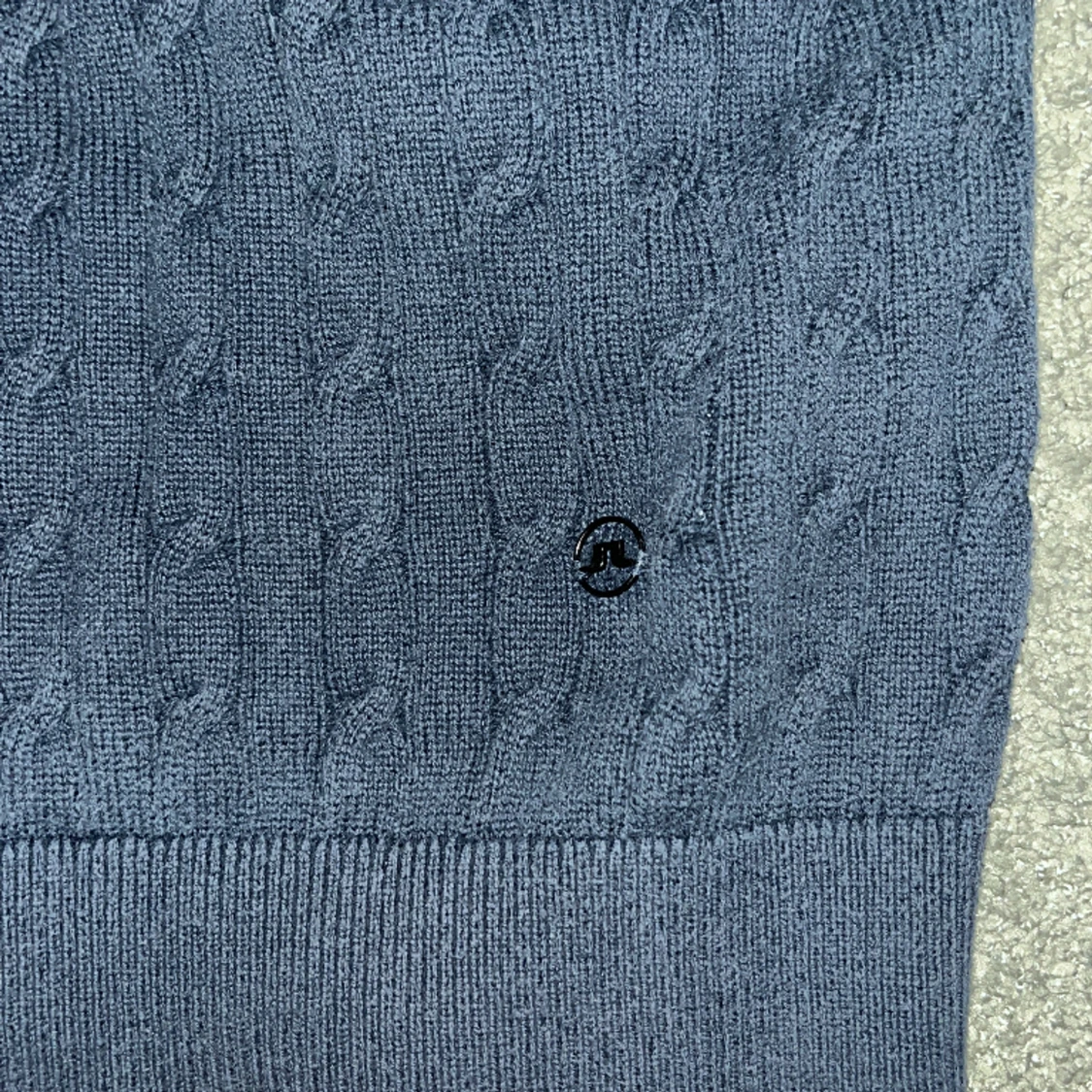 Kabelstickad J.Lindeberg Tröja. - 91