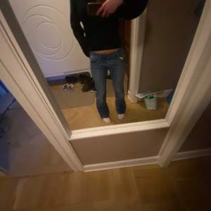 Säljer mina lowwaist bootcutjeans från disel då de itne kommer till användning längre, skriv vid funderingar❤️