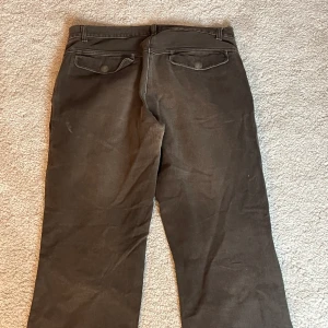 Baggy jeans - Feta ganska baggy jeans, Nice passform, färg och material, fråga om mått men bra längd på mig som är 170 👍