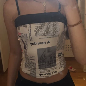 Topp  - Jätte snygg topp, har aldrig använt den, bra material, jätte mjuk å len, kan mötas upp i Stockholm annars kan man köpa genom köp nu 