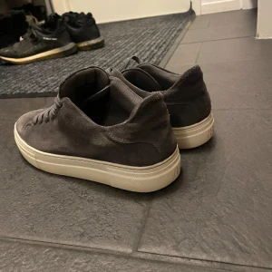 Selected homme sneakers - Fint par selected homme sneakers som inte är särskilt använda Nypris 1199kr Pris kan diskuteras