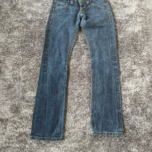 Lågmidjade jeans - Lågmidjade jeans i storlek 26/33💗