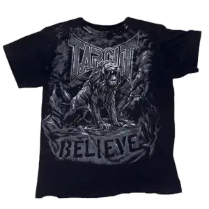 Tapout T-shirt klippt tag gissar på M/L [Längd 63cm] [Bredd 49cm]