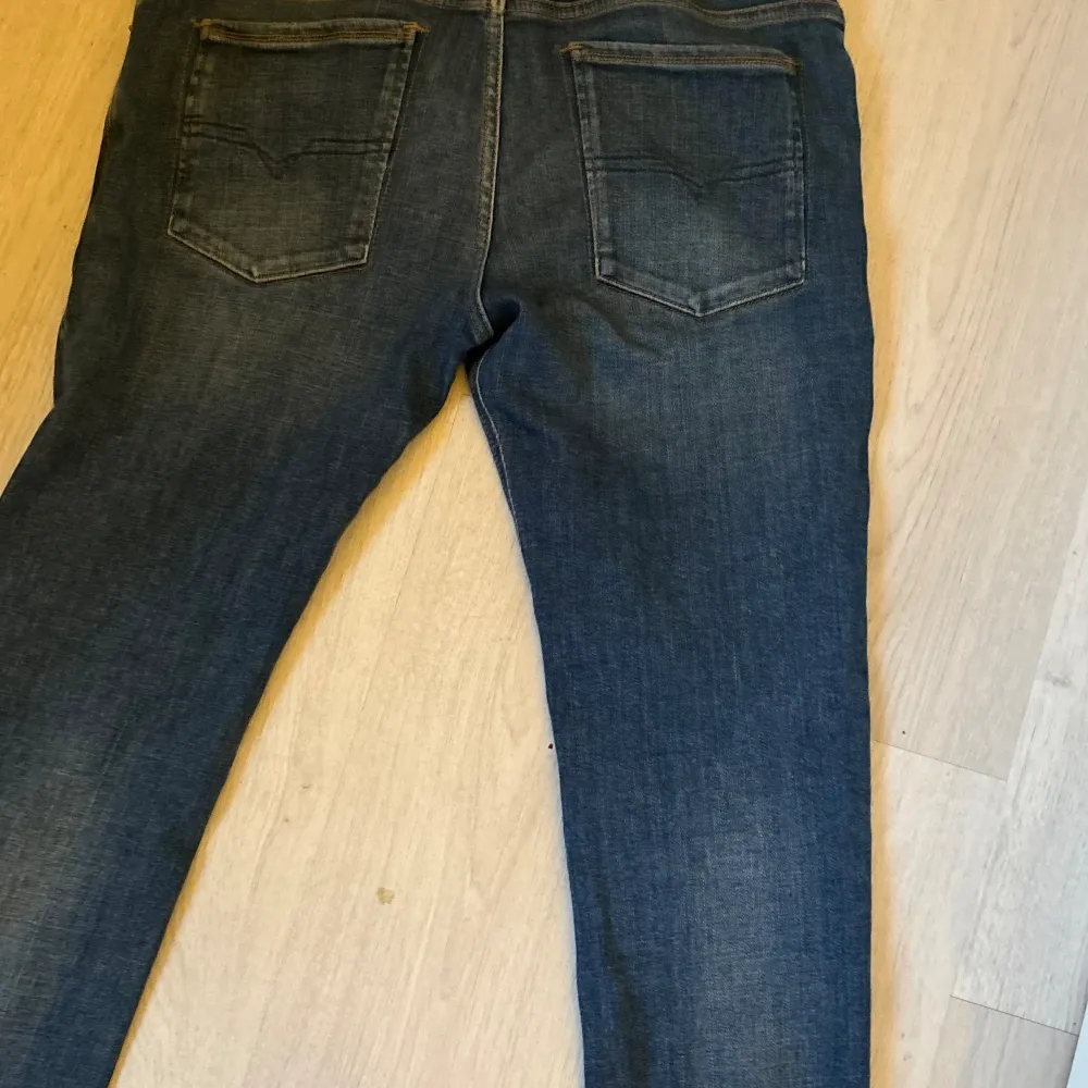 Jeans i storlek 31(width) / 32(length) Regular Fit Pris 500kr + frakt. Jeans & Byxor.