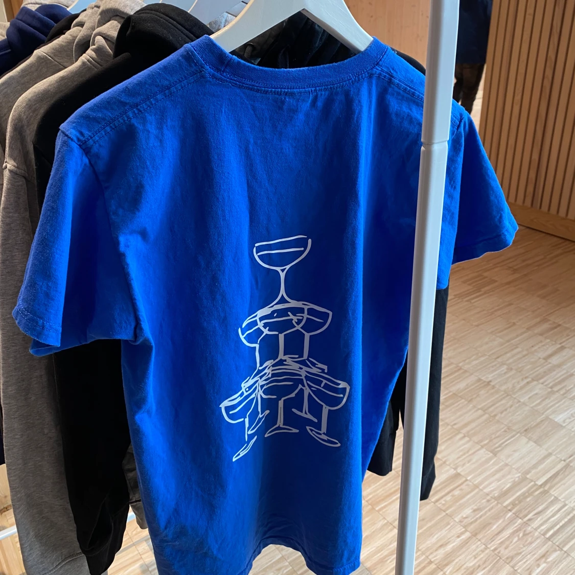 Blå t-shirt 