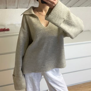 Stickad tröja - Stickad tröja ifrån pieces i storlek s, lite noppig men fortfarande jätte mjuk, 150kr