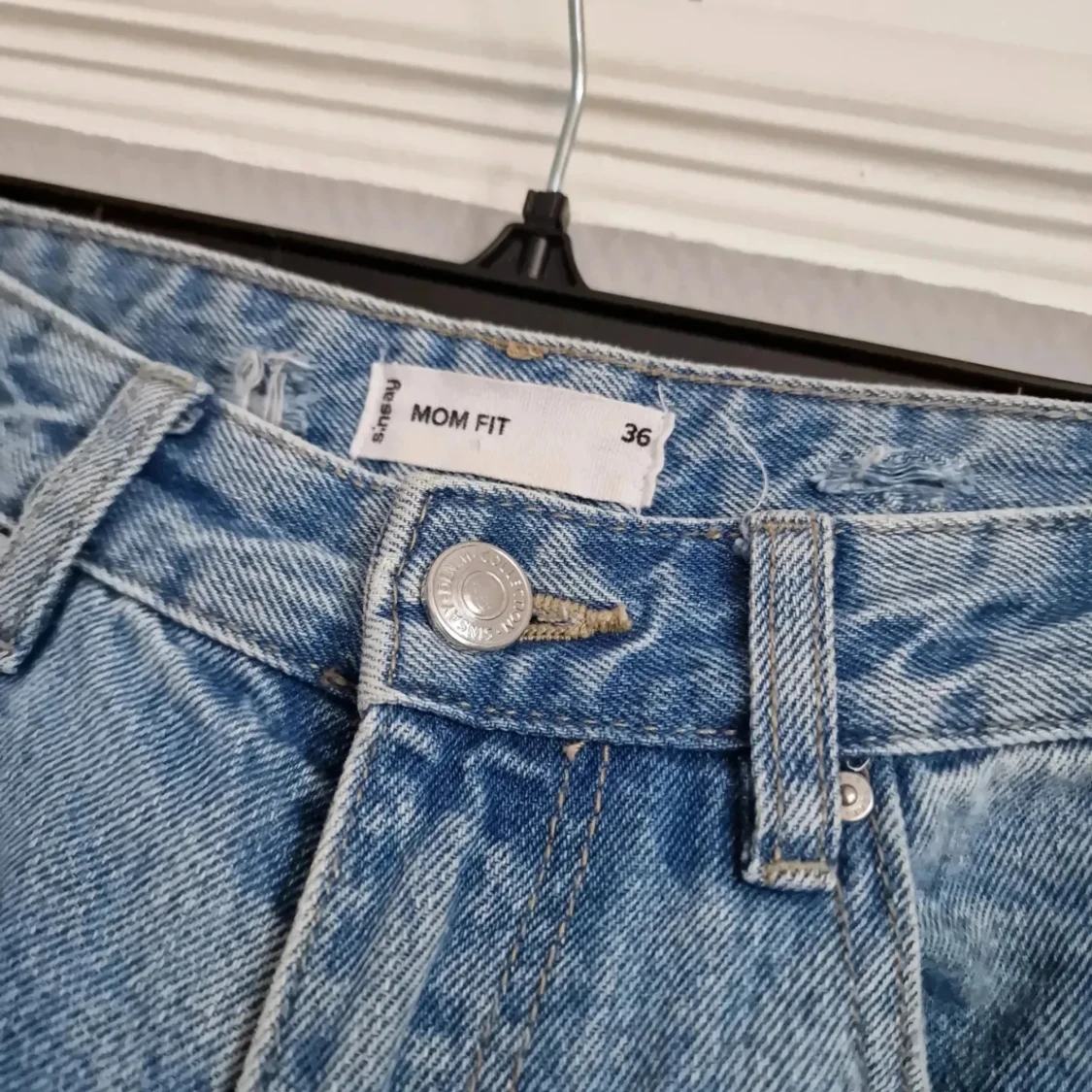 Högmidjade mom jeans  - 92