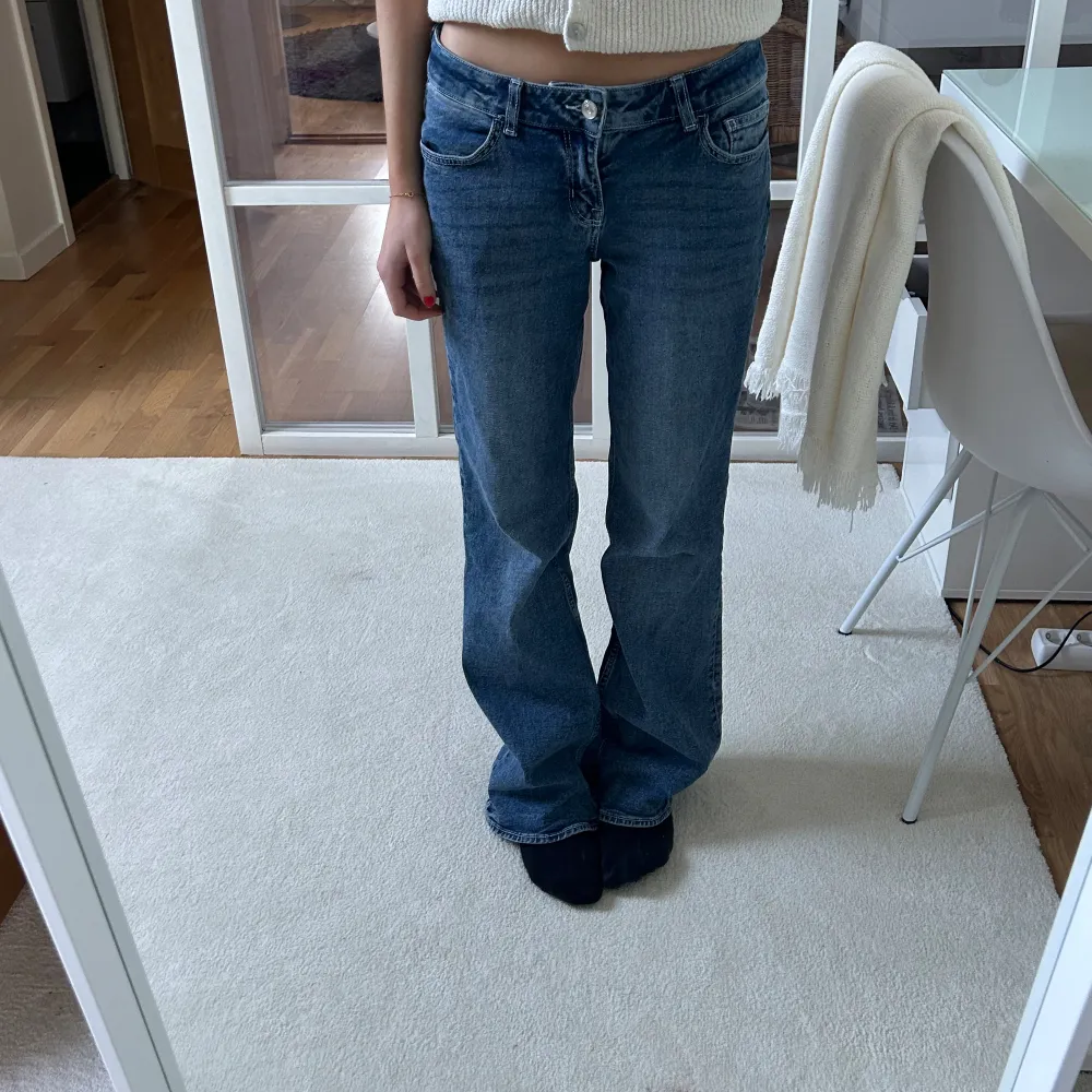 Lågmidjade jeans, jag är 1,66. Jeans & Byxor.