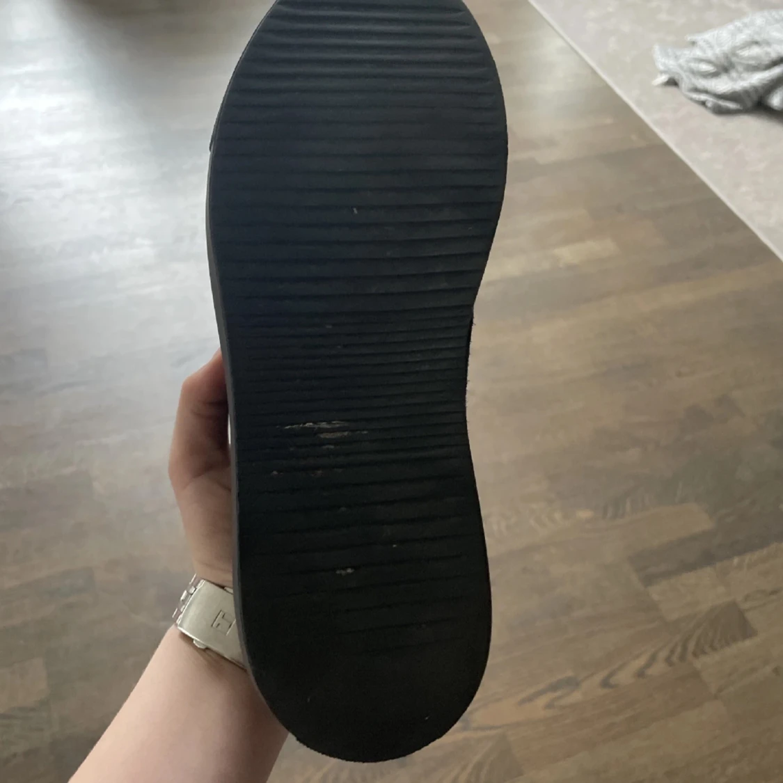 Arigatos laceless zip svart sula - 91