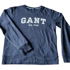 Mörkblå Gant tröja strl 158/164 13-14 år i fint skick. 