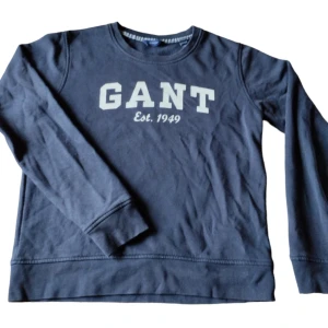 Gant tröja  - Mörkblå Gant tröja strl 158/164 13-14 år i fint skick. 