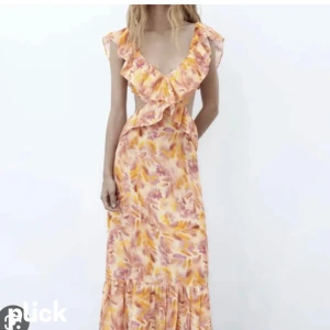 Söker!! - Söker denna zara klänning!! Kan betala bra. 