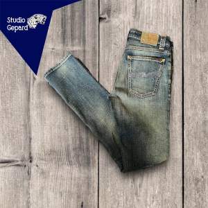 Nudie jeans Tube Tom | Skick: 9,5/10 | Strl W28 L32 | Vårt pris 499 kr | Hör av dig om du undrar någonting!