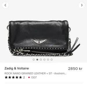 Säljer denna Zadig väska , står vilken modell. Säljer eller söker en samma fast stora storleken, detta är den lilla storleken! Bra skick och inga skador 💞