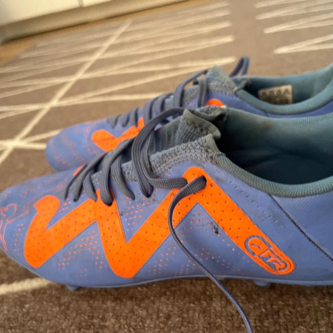 Puma fotbollsskor  - 90