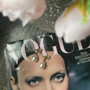 Örhängen från NA-KD - Underbara örhängen från NA-KD i fint skick.