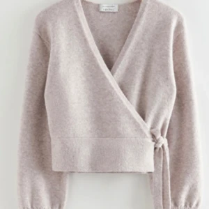 Kofta - Intressekoll på denna super fina koftan från other stories som är slutsåld