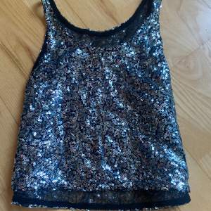 Jätte fin glitter top💗 perfekt till fest eller nyår💞