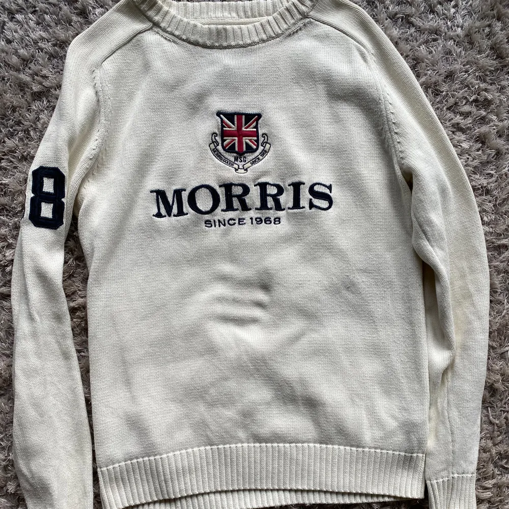 Säljer nu denna feta Morris tröja! Tröjan är i topp skick då den inte används mer än en gång! Storlek ”S”. Pris 699 kr men går att diskuteras!. Tröjor & Koftor.