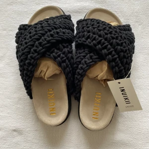 Inuikii Woven stl 37 - Helt nya. Kommer i originalkartong. 