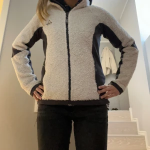 Fleecetröja  - Super snygg fleece som man kan ha när som helst! 