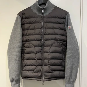 Moncler cardigan  - Storlek S Bra skick