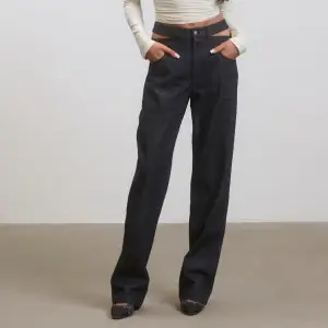 Super snygga jeans från chloe shutermans märke! Endast använda en gång☺️