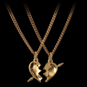 Maria Nilsdotter halsband - Säljer mitt Maria Nilsdotter halsband ”You & me necklace” i nyskick. Kedjan är 45 cm och box ingår❤️❤️