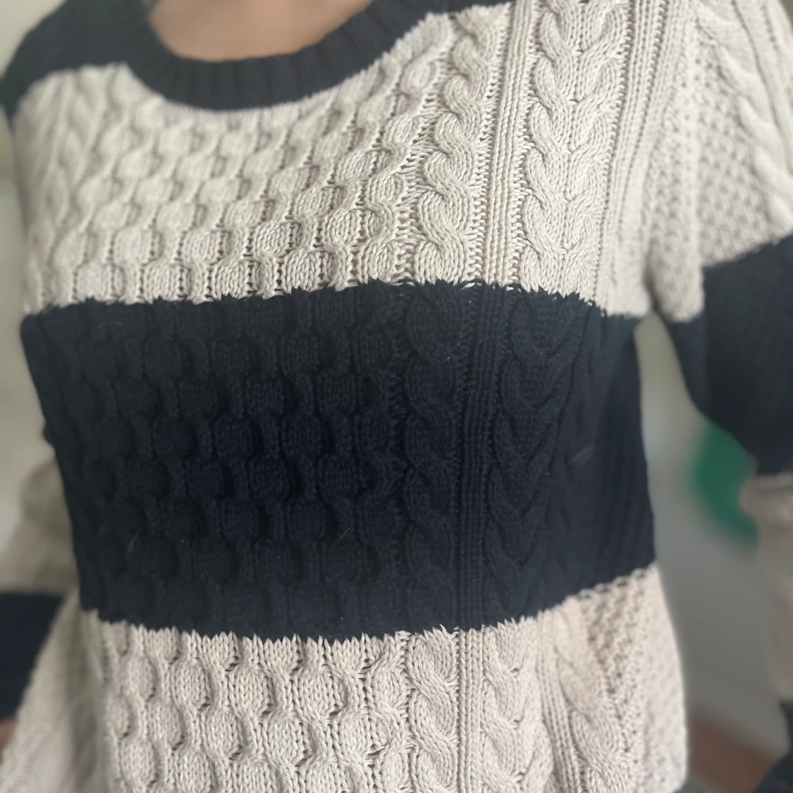 Randig stickad tröja