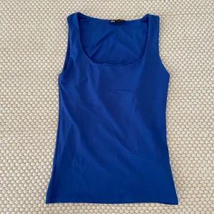 Linne  - Säljer detta superfina linnet ifrån zara som är i en så fin färg!!!🤩 inga defekter💞