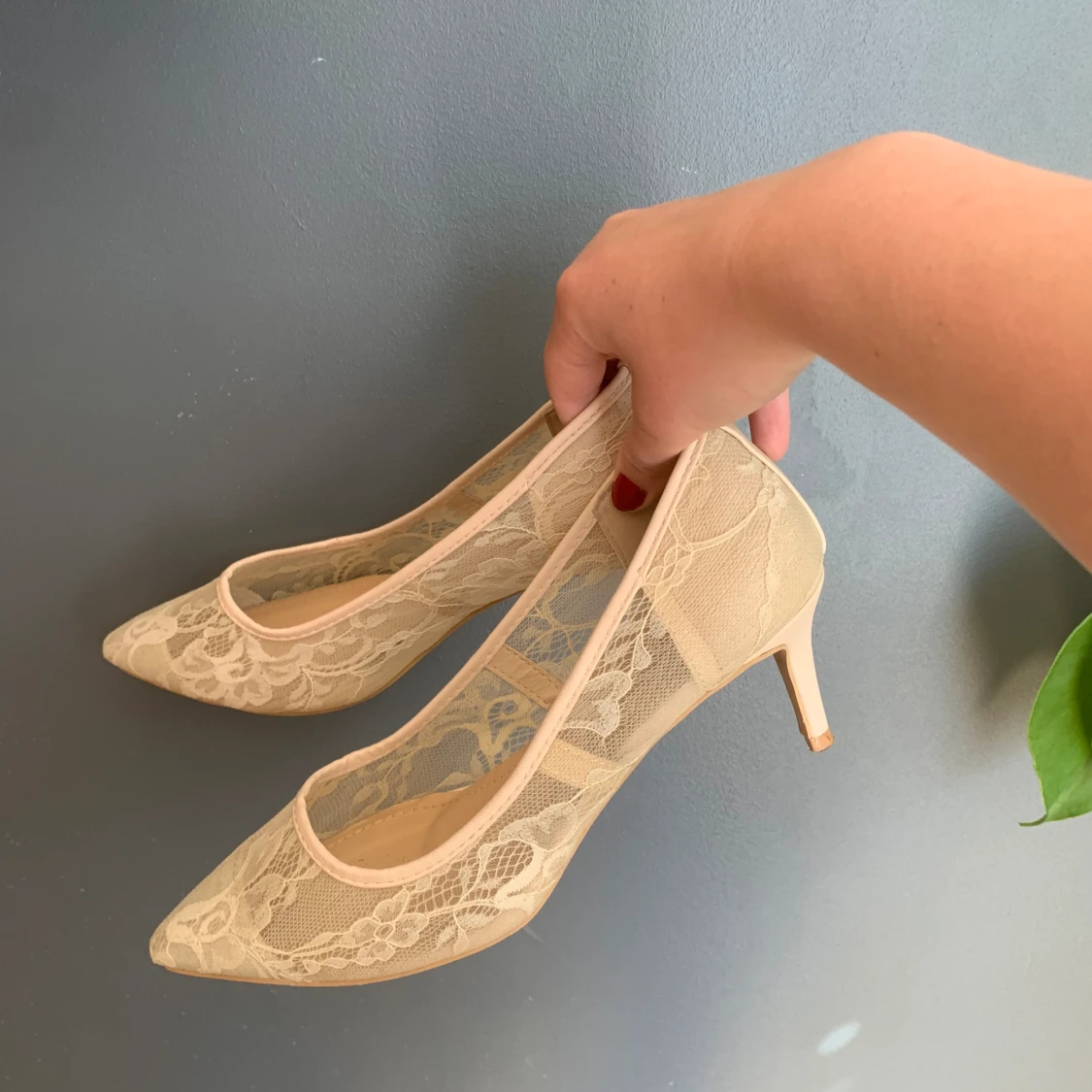 Söta spetsiga klackar - 90