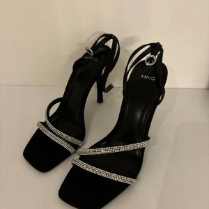 Mango klackar - Bara testade inomhus