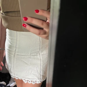 Virkad kjol  - Jättesöt virkad kjol ifrån zara i storlek M🤍 200kr