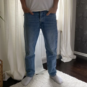 Jack and Jones jeans  - Feta jack & Jones jeans som aldrig kommit till användning. Pris kan diskuteras vid snabb affär, köptes för 599.