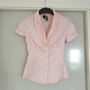 Kortärmad Skjorta  - Bra skick & nytvättad 