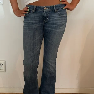 Lågmidjade jeans  - Såå fina lågmidjade jeans från hollister🥰🥰🥰