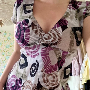 Mönstrad mesh topp - Mönstrad mesh topp från Lindex💜  Storlek S, väldigt stretchig  Bara att fråga om du vill ha fler bilder☺️