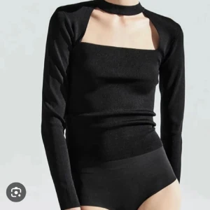 zara tröja  - säljer då den inte kommer till användning, fint skick